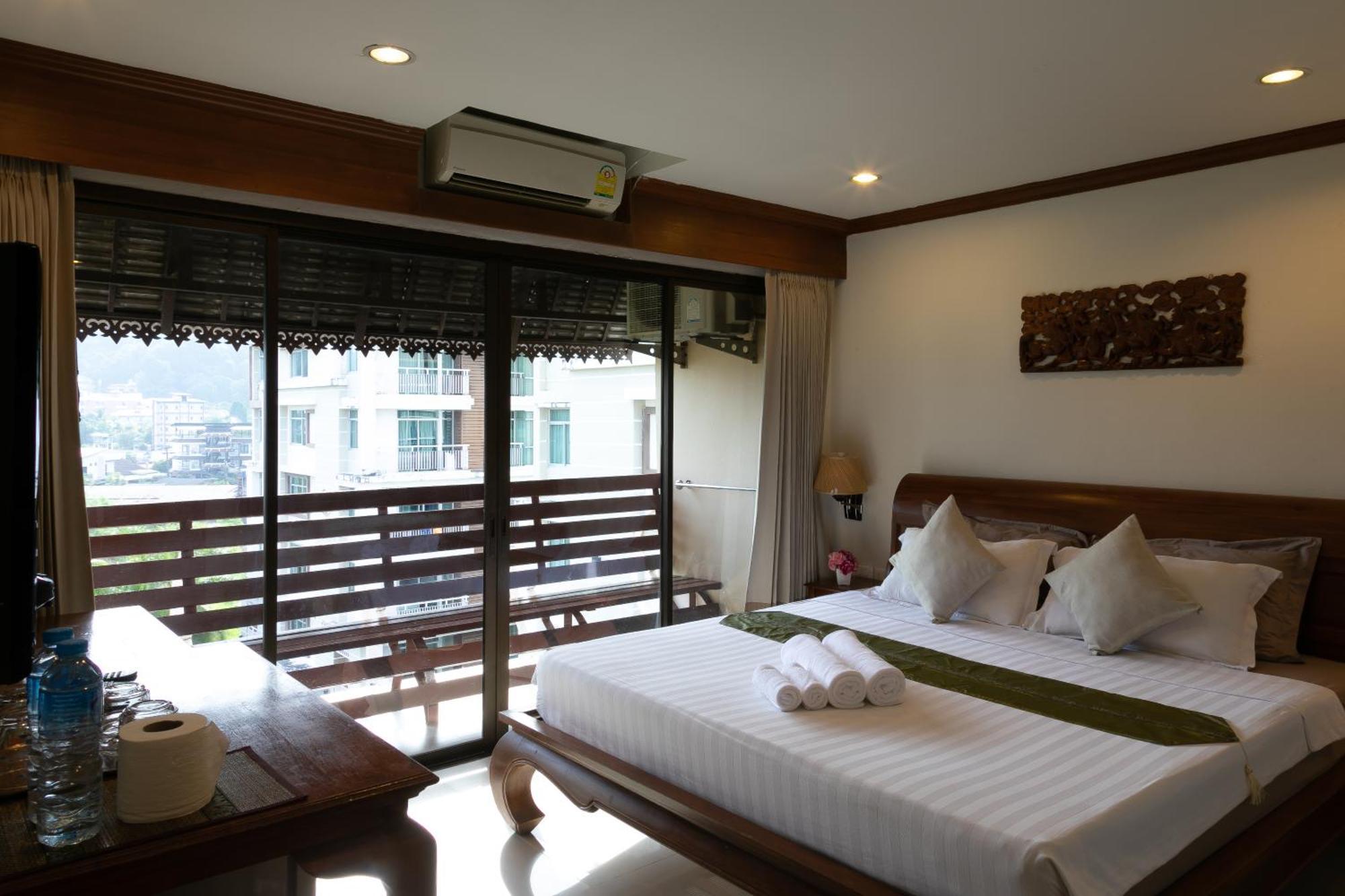 Best Venue Hotel Patong Exterior foto