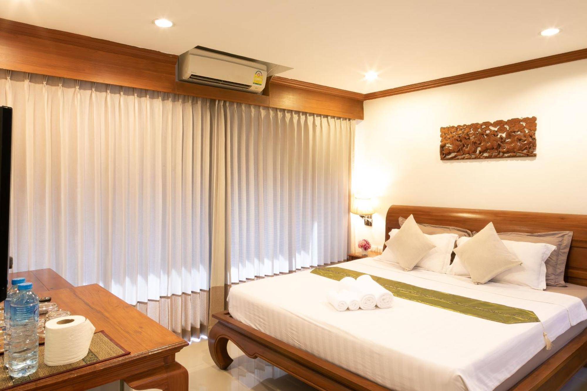 Best Venue Hotel Patong Exterior foto